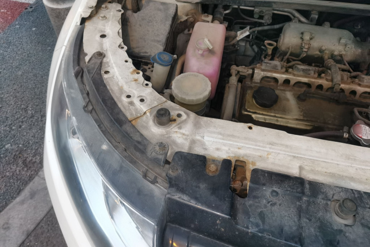 陆风X7 2015款 2.0T 全景尊贵版局部细节9006