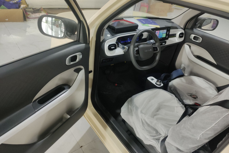 吉利银河 熊猫 2025款 210km 元气熊中控内饰20