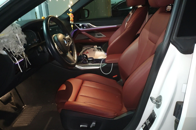 宝马4系 2022款 425i Gran Coupe M运动曜夜套装中控内饰19