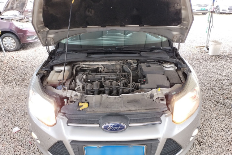 福特 福克斯 2012款 三厢 1.6L 手动风尚型局部细节24