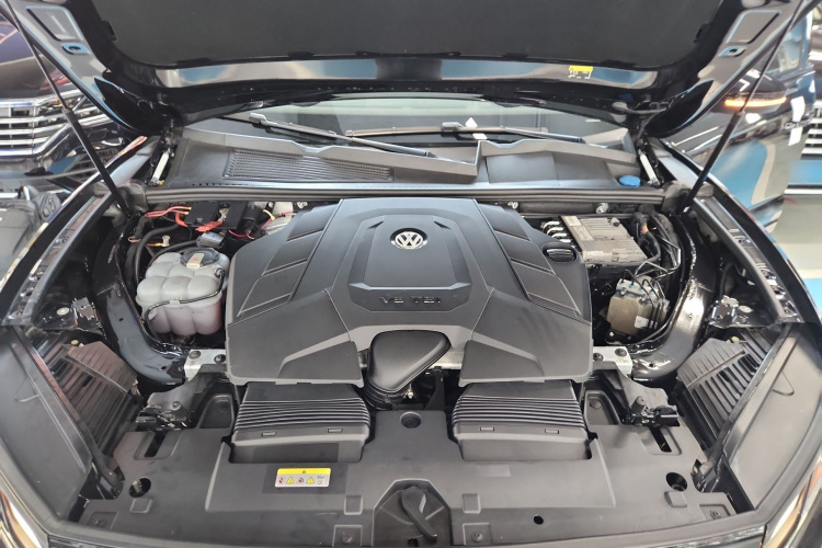 大众 途锐 2020款 3.0TSI 锐享版 国VI机舱底盘24