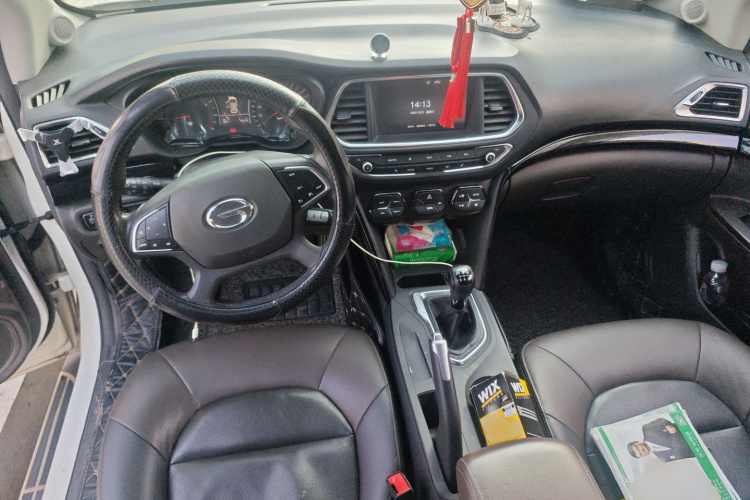 广汽传祺 传祺GS4 2016款 235T 手动豪华版中控内饰12