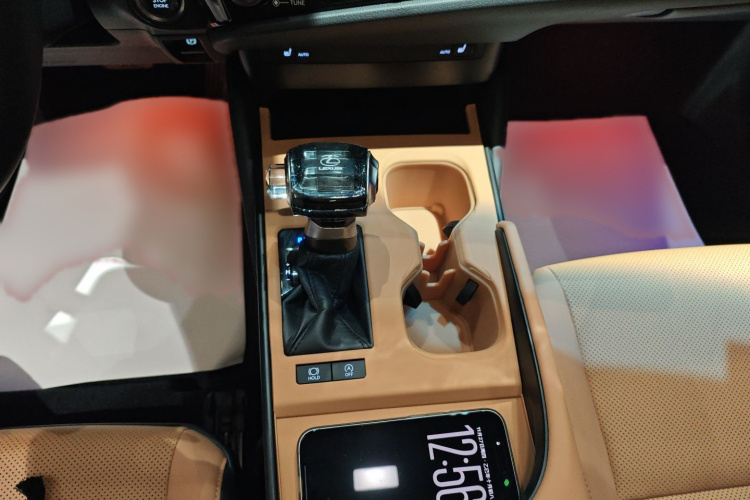 雷克萨斯ES 2022款 200 卓越版局部细节18