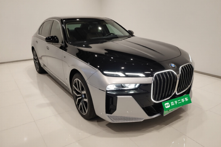 宝马i7 2023款 eDrive50L 领先M运动套装车身外观3