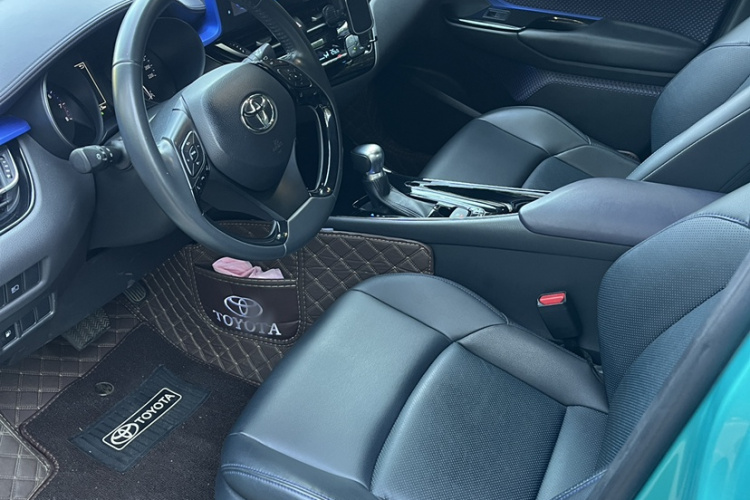 丰田C-HR 2020款 2.0L 豪华版中控内饰7004