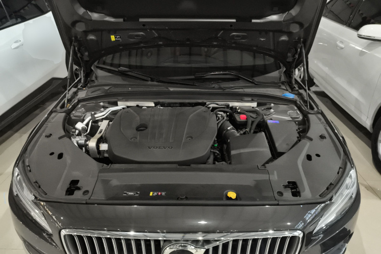 沃尔沃S90 2025款 B5 智远豪华版机舱底盘24