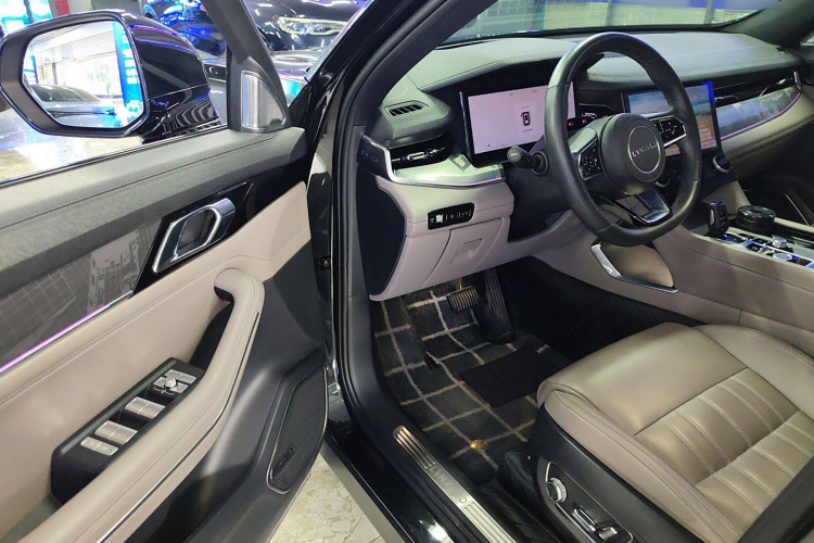 领克09 EM-P 2023款 2.0TD EM-P 远航版PM 六座中控内饰20