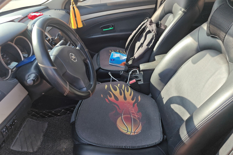 日产 轩逸 2019款 经典 1.6XE+ CVT智联领先版中控内饰19