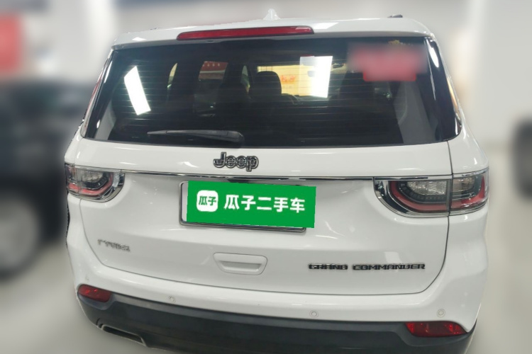 Jeep 大指挥官 2020款 2.0T 两驱精英版车身外观6