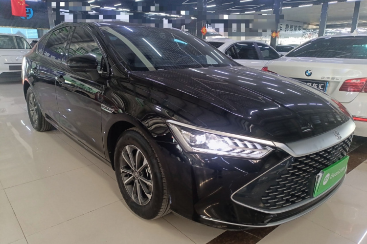 比亚迪 秦PLUS 2024款 荣耀版 DM-i 55KM领先型车身外观3