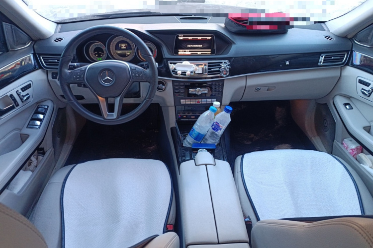 奔驰E级 2014款 E 260 L 运动型中控内饰12
