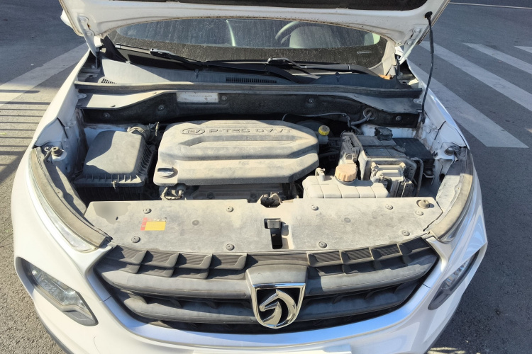 宝骏510 2019款 1.5L CVT劲享型 国VI机舱底盘24