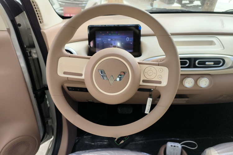 五菱汽车 宏光MINIEV 2025款 四门版 进阶款中控内饰13