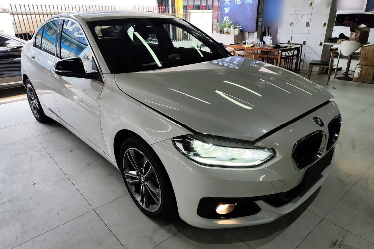 宝马1系 2018款 改款 118i 运动型车身外观6002