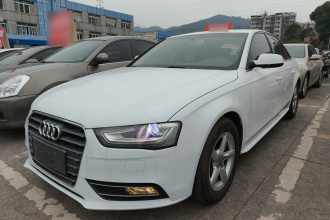 奥迪A4L 2016款 30 TFSI 典藏版 自动舒适型