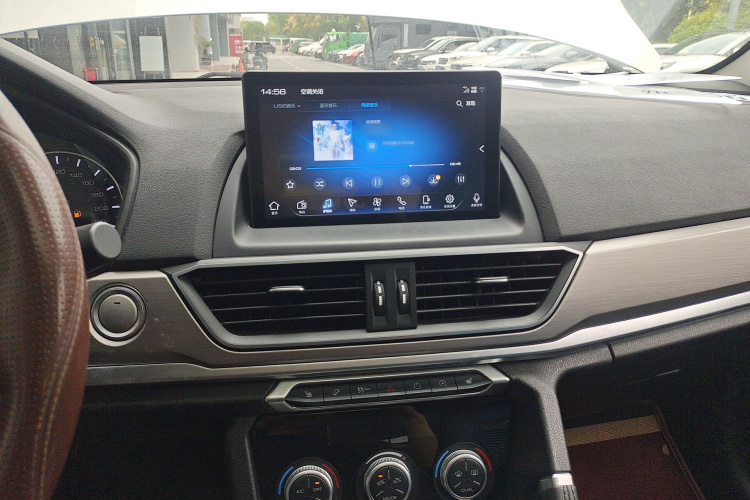 哈弗H6 2021款 运动版 1.5T 手动精英智联型 U型格栅局部细节16