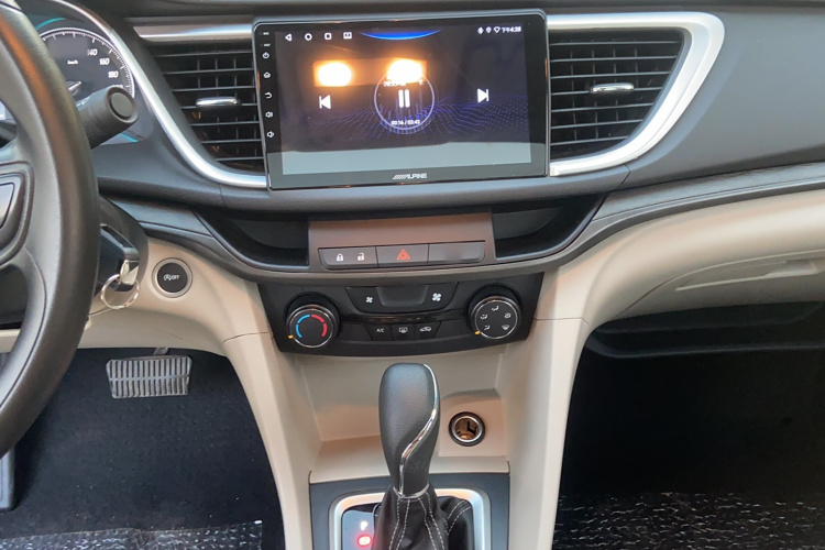 别克 英朗 2016款 15N 自动精英型局部细节16