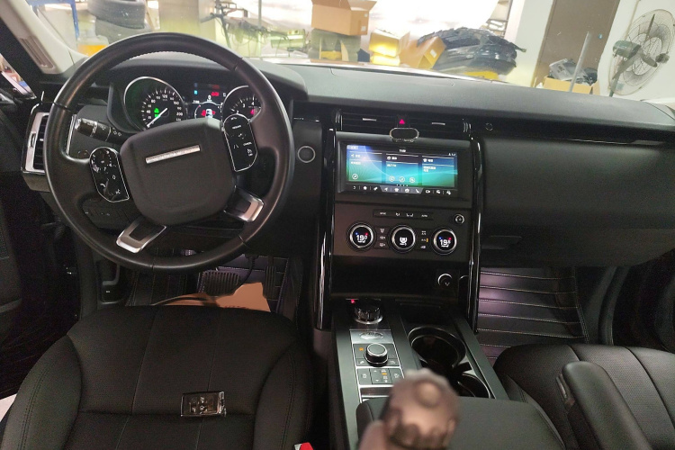 路虎 发现 2019款 3.0 SC V6 SE中控内饰12