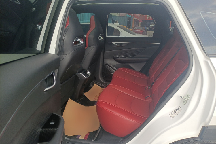 北京汽车 魔方 2022款 1.5T DCT铂金版中控内饰7004