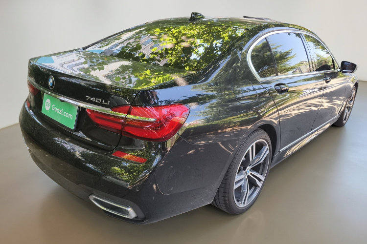 宝马7系 2018款 740Li 领先型 M运动套装车身外观7