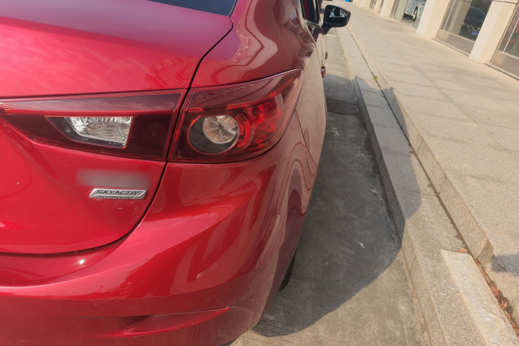 马自达3 昂克赛拉 2016款 三厢 1.5L 手动舒适型车身外观9