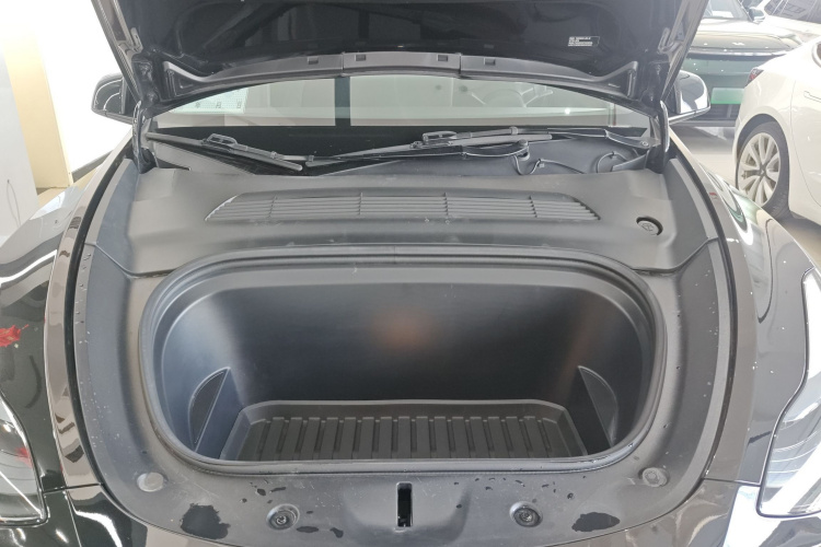 特斯拉 Model Y 2022款 长续航全轮驱动版局部细节24