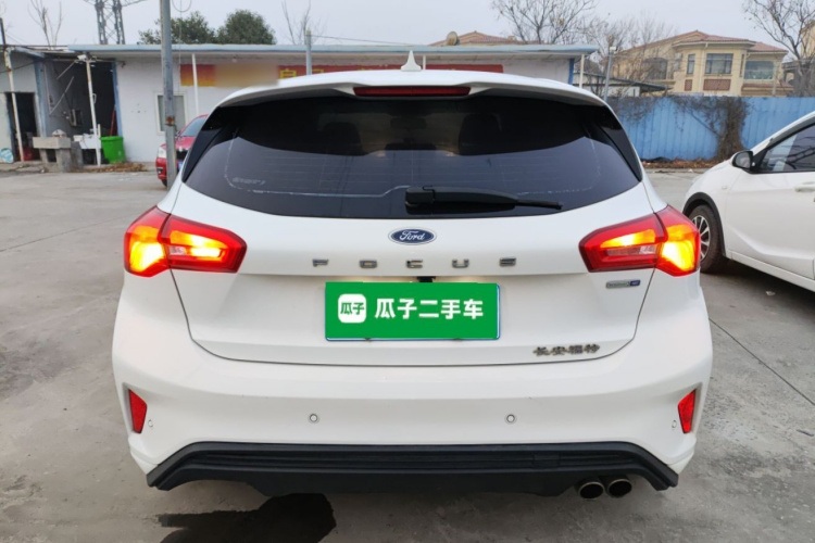 福特 福克斯 2020款 两厢 EcoBoost 180 自动锋潮型车身外观6004