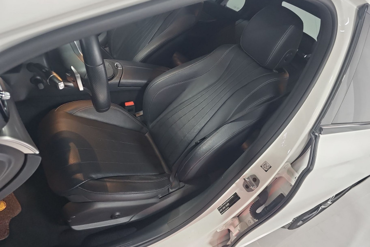 奔驰E级(进口) 2019款 E 260 运动版中控内饰19