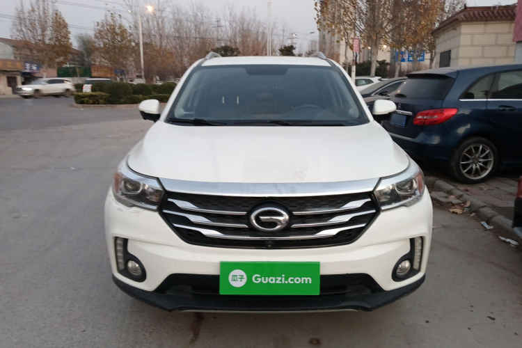 广汽传祺 传祺GS4 2017款 235T 自动两驱豪华智联版车身外观2