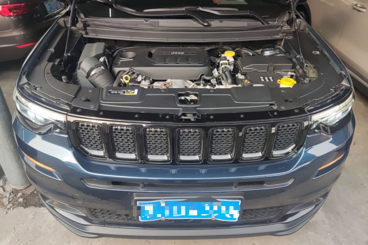 Jeep 大指挥官 2020款 2.0T 四驱夜鹰版机舱底盘24