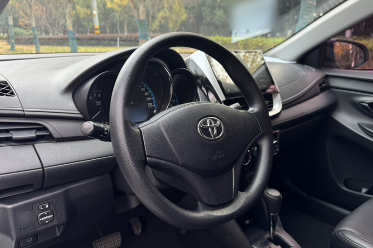 丰田 YARiS L 致炫 2016款 改款 1.5E CVT魅动版中控内饰7001