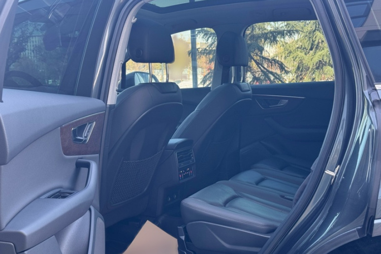 奥迪Q7 2021款 55 TFSI quattro S line运动型中控内饰7002