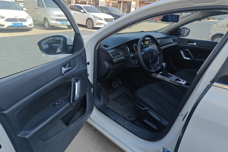 标致408 2018款 350THP 自动豪华版中控内饰20