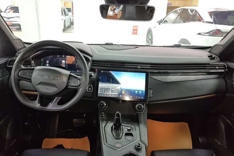 领克01 EM-P 2023款 1.5TD EM-P 晨曦版中控内饰12