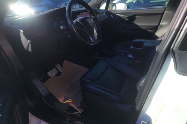特斯拉 Model X 2019款 Performance 高性能版中控内饰19