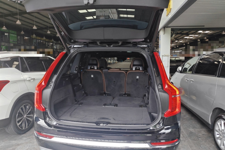 沃尔沃XC90 2022款 B6 智逸豪华版 7座机舱底盘23