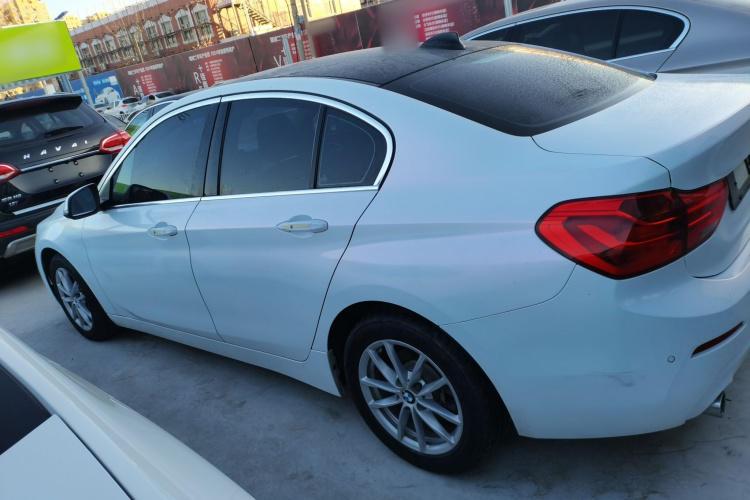 宝马1系 2018款 改款 118i 时尚型车身外观4