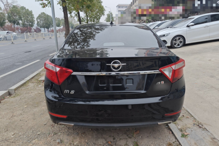 海马M8 2017款 1.8T 自动型车身外观6