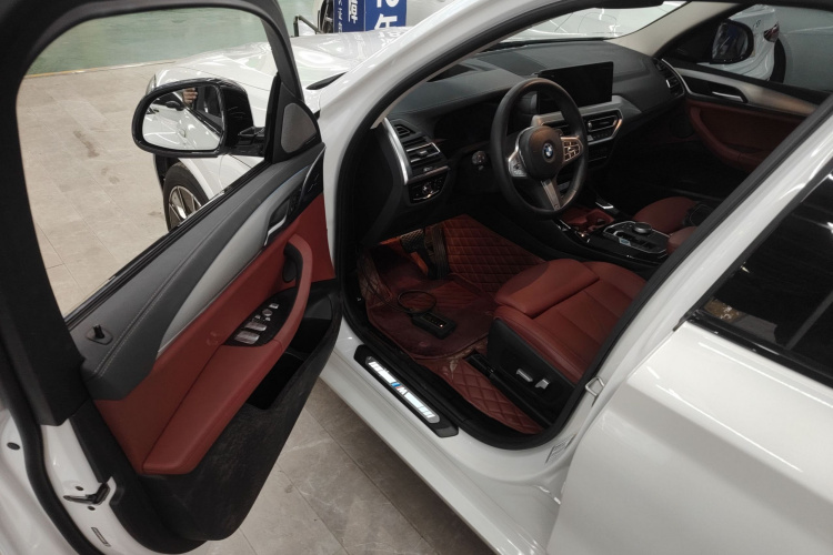 宝马iX3 2022款 改款 创领型中控内饰7003