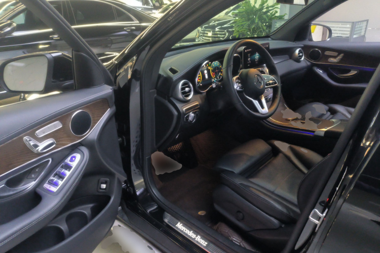 奔驰GLC 2020款 GLC 260 L 4MATIC 豪华型中控内饰20