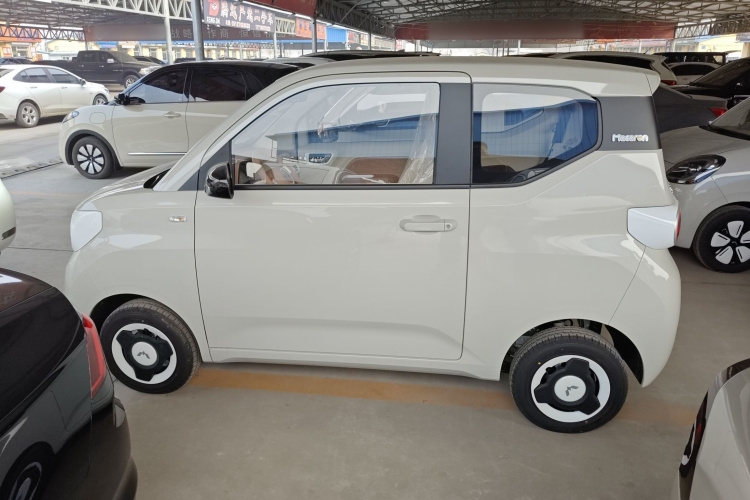 五菱汽车 宏光MINIEV 2024款 第三代 215km 青春版车身外观4