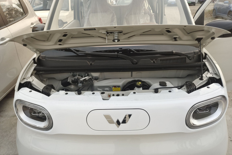 五菱汽车 宏光MINIEV 2024款 第三代 215km 青春版机舱底盘24