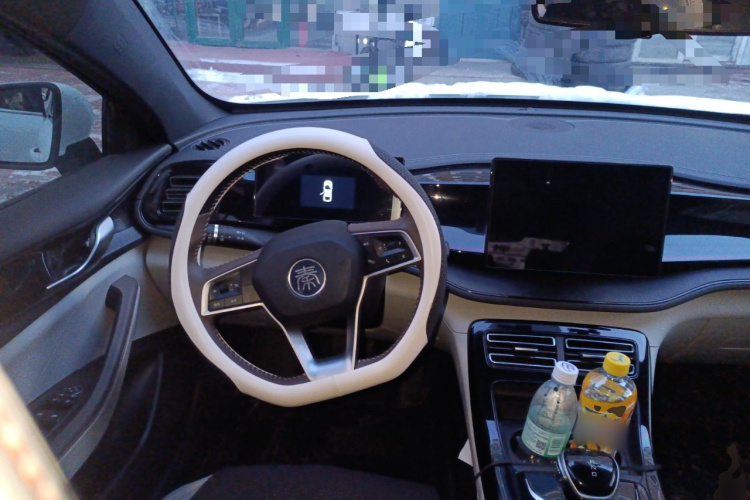 比亚迪 秦PLUS 2023款 冠军版 DM-i 55KM领先型中控内饰13