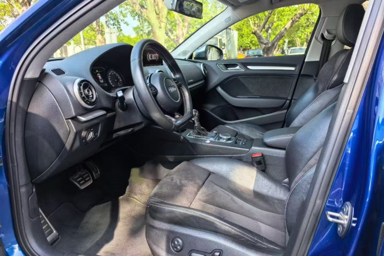 奥迪S3 2017款 S3  2.0T Limousine中控内饰7006