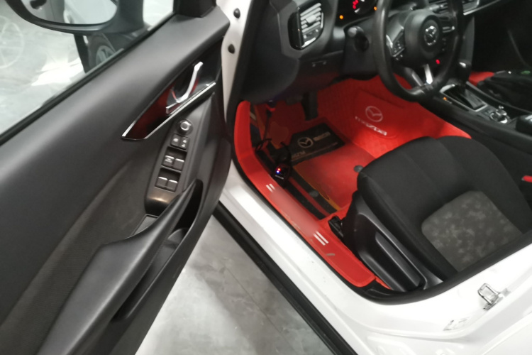 马自达CX-4 2020款 2.0L 自动两驱蓝天探索版中控内饰20