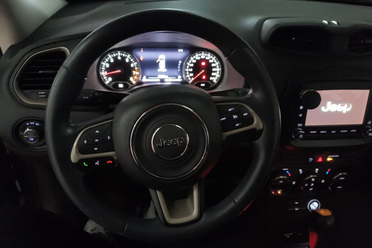 Jeep 自由侠 2016款 1.4T 自动劲能版+中控内饰13