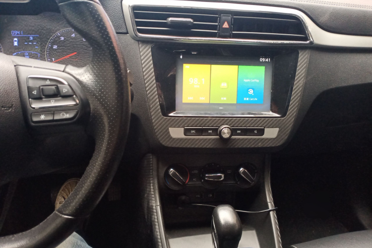 名爵ZS 2017款 1.5L 自动豪华版中控内饰12