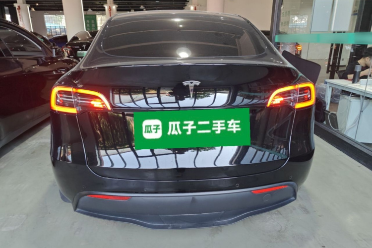 特斯拉 Model Y 2022款 后轮驱动版车身外观6004