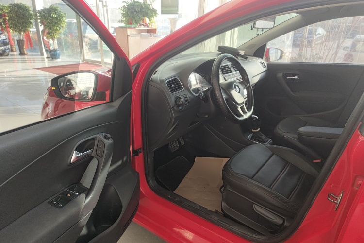 大众 Polo 2014款 1.6L 自动舒适版中控内饰7003