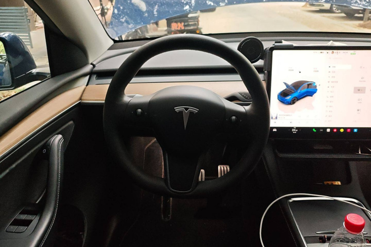 特斯拉 Model Y 2021款 Performance高性能全轮驱动版中控内饰13